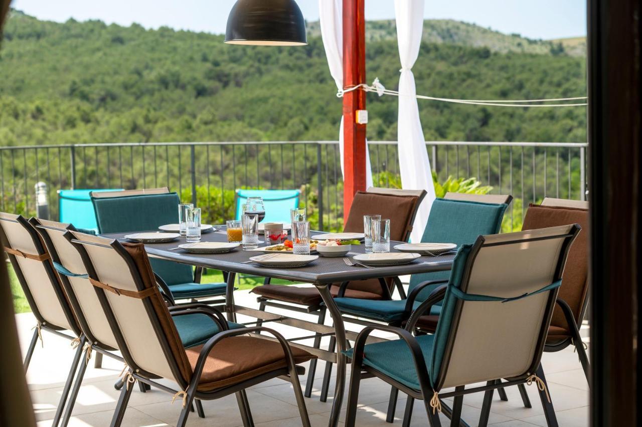 Villa Lucatoni - Heated Pool 希贝尼克 外观 照片